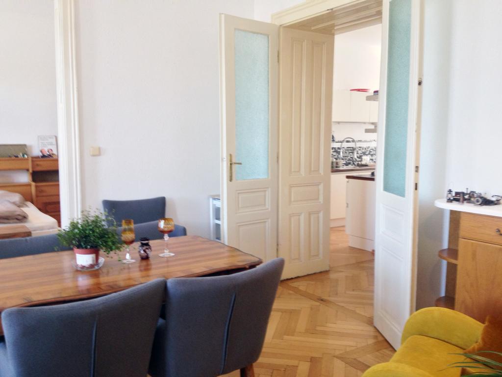 Big Vintage Style Flat Near Schoenbrunn Viena Exterior foto
