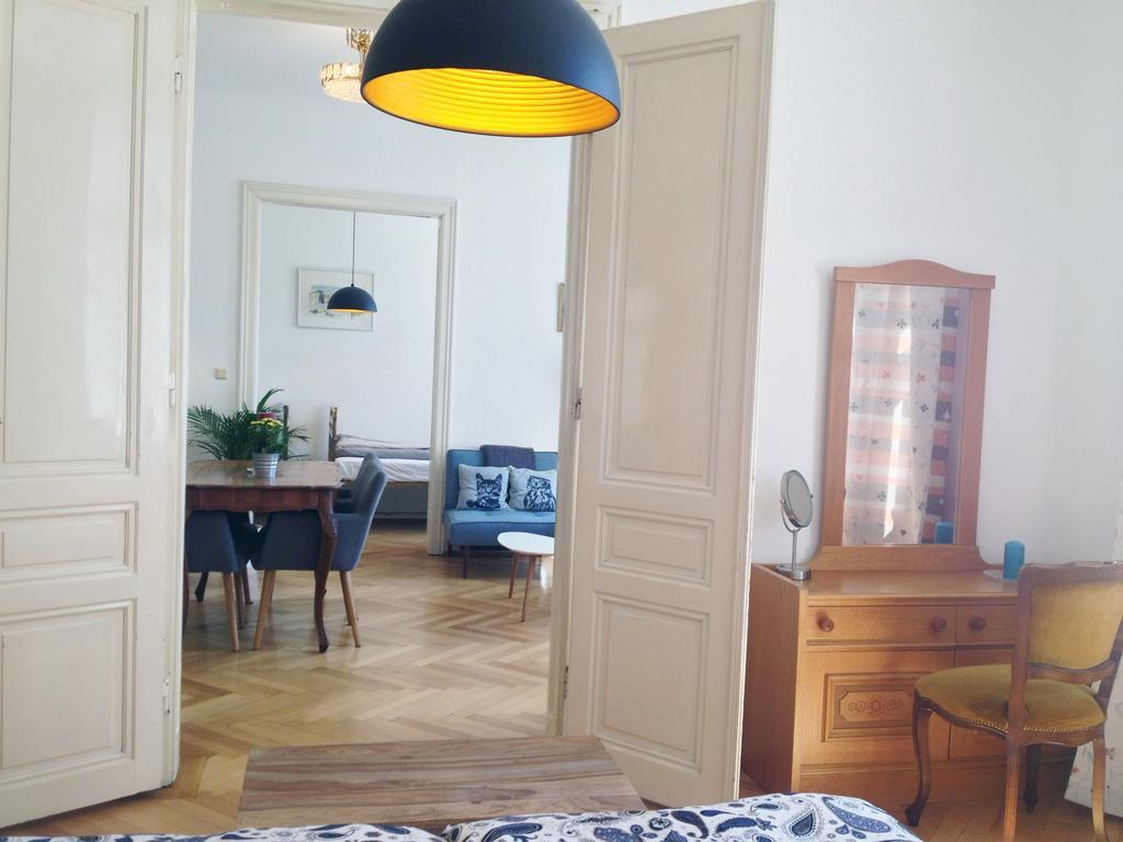 Big Vintage Style Flat Near Schoenbrunn Viena Exterior foto