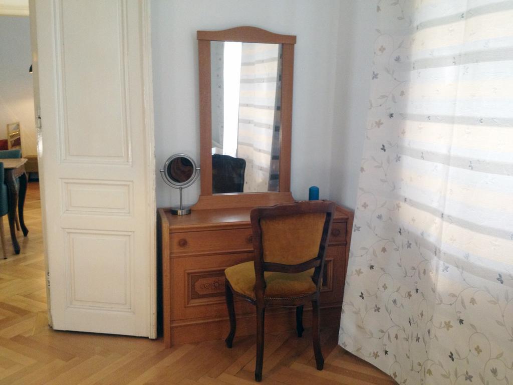 Big Vintage Style Flat Near Schoenbrunn Viena Exterior foto